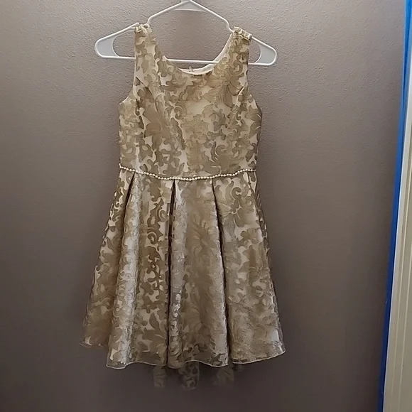 Biscotti Dresses | Biscotti Girls Dress. | Color: Cream/Gold | Size: 14g | Everom21's Closet
